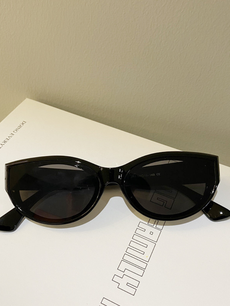 Vintage Cat Eye Sunglasses for Women – Oval Retro Fashion Shades