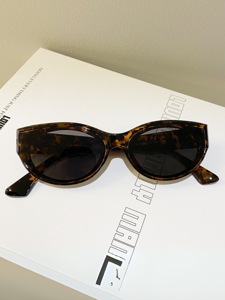 Vintage Cat Eye Sunglasses for Women – Oval Retro Fashion Shades